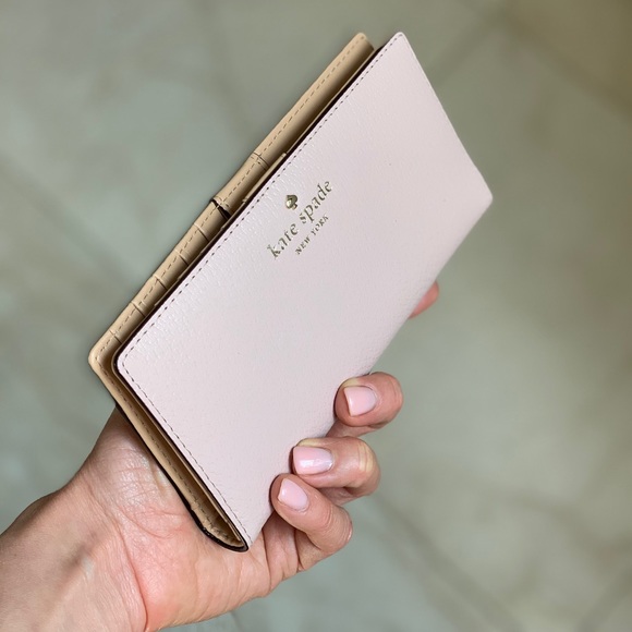 🔥FINAL SALE🔥Kate Spade Wallet - Picture 4 of 4